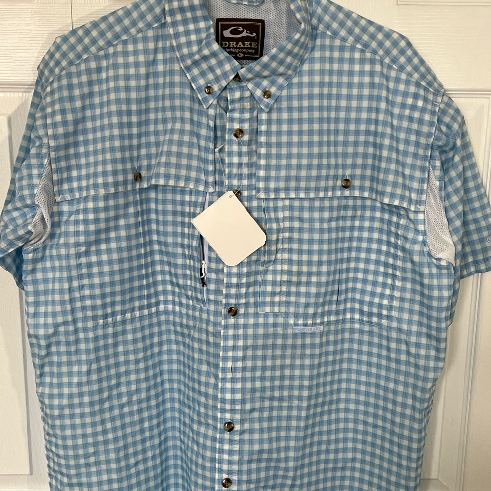 Drake Waterfowl Vented Blue Fishing Button Down Shirt. Size L